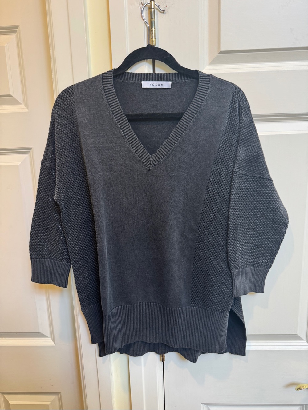 Kokun Gray V-Neck Sweater